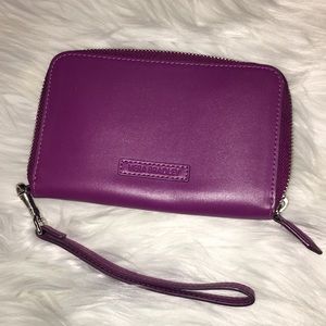 🛍5/$20 Vera Bradley Wristlet